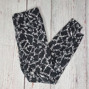 Nike black and white leggings